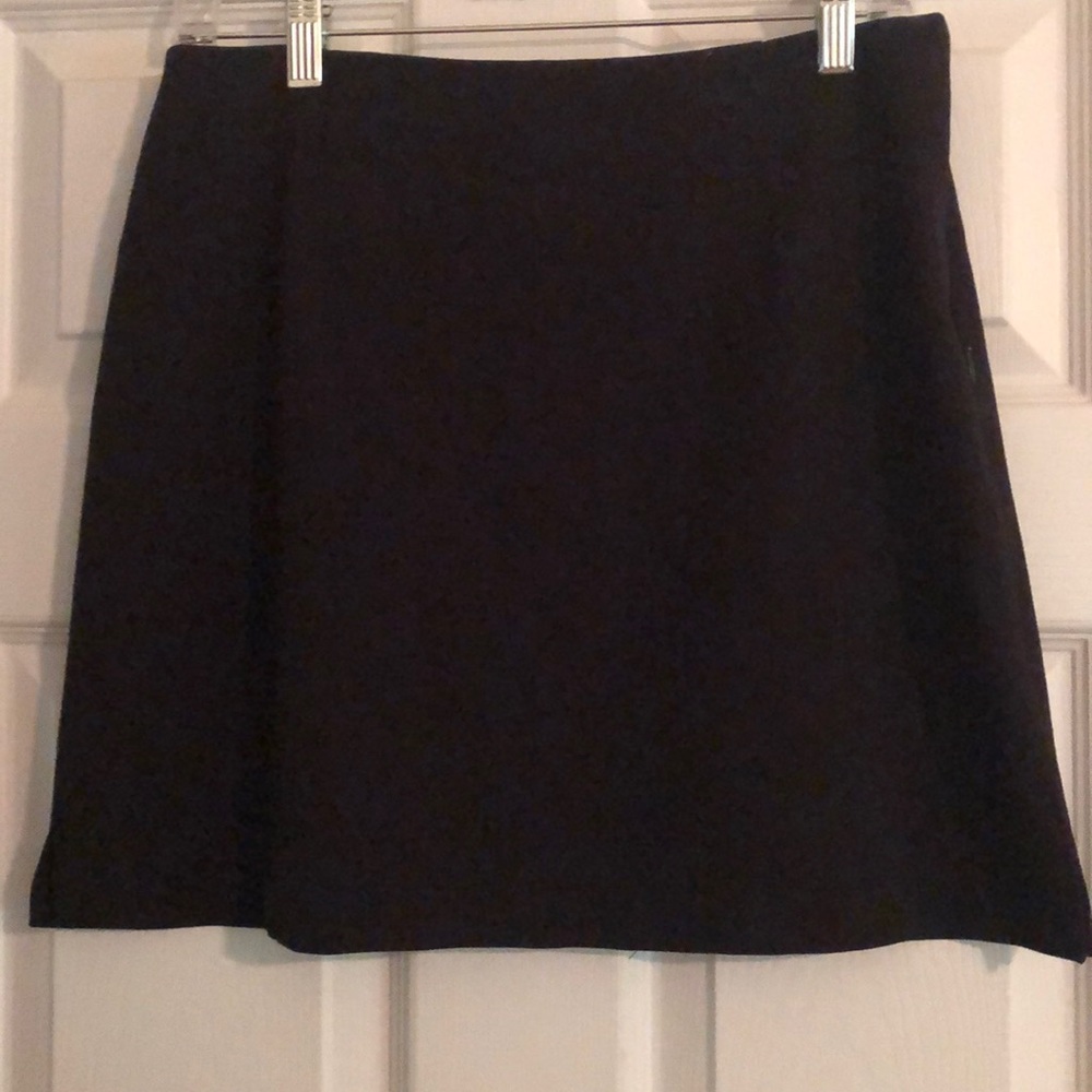 Basic black mini slight a line